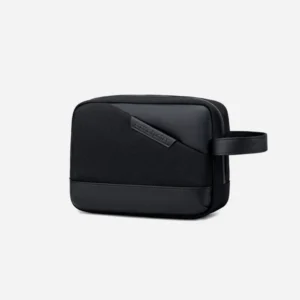 Arctic Hunter K00691 men’s handbag with water-resistant, anti-scratch polyester, strong strap, multiple pockets, 16×23.8×7 cm dimensions, and 2.6 L capacity for daily use.